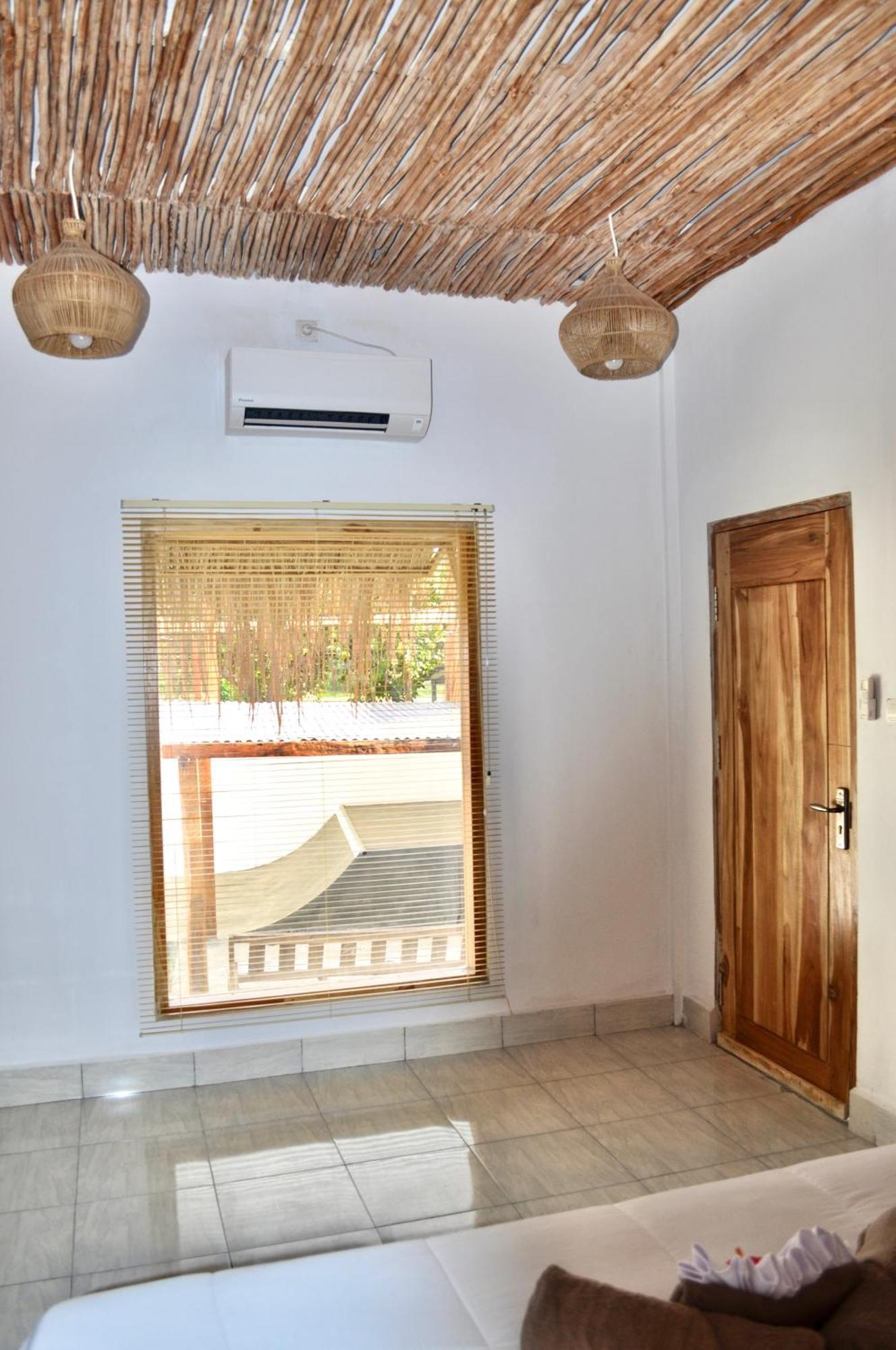 סלונג בלנאק Ripbowl Guest House מראה חיצוני תמונה