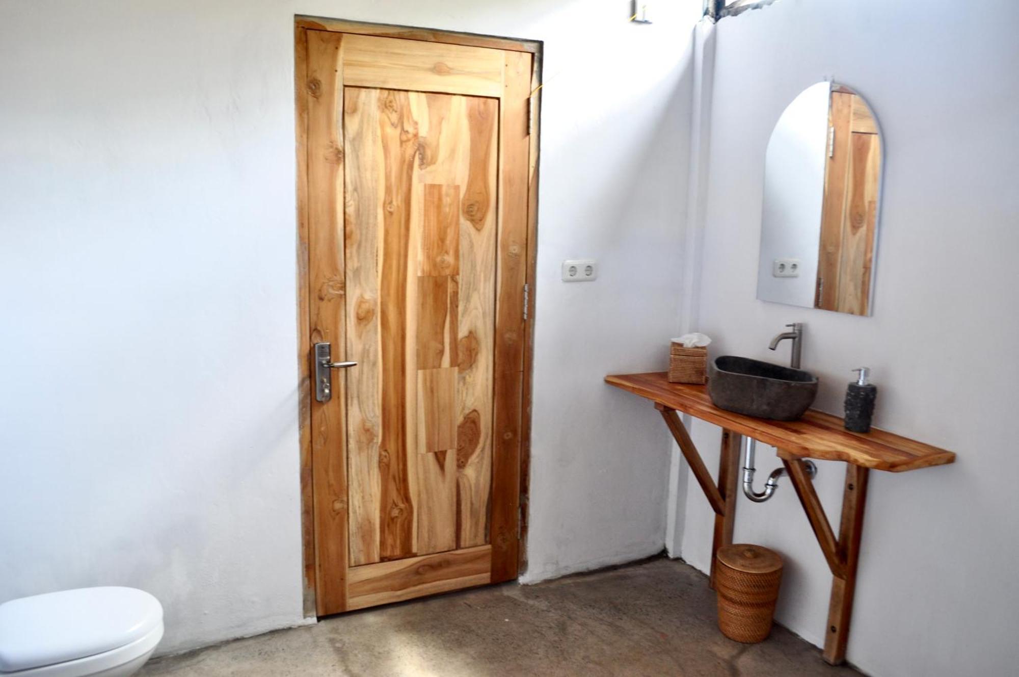 סלונג בלנאק Ripbowl Guest House מראה חיצוני תמונה