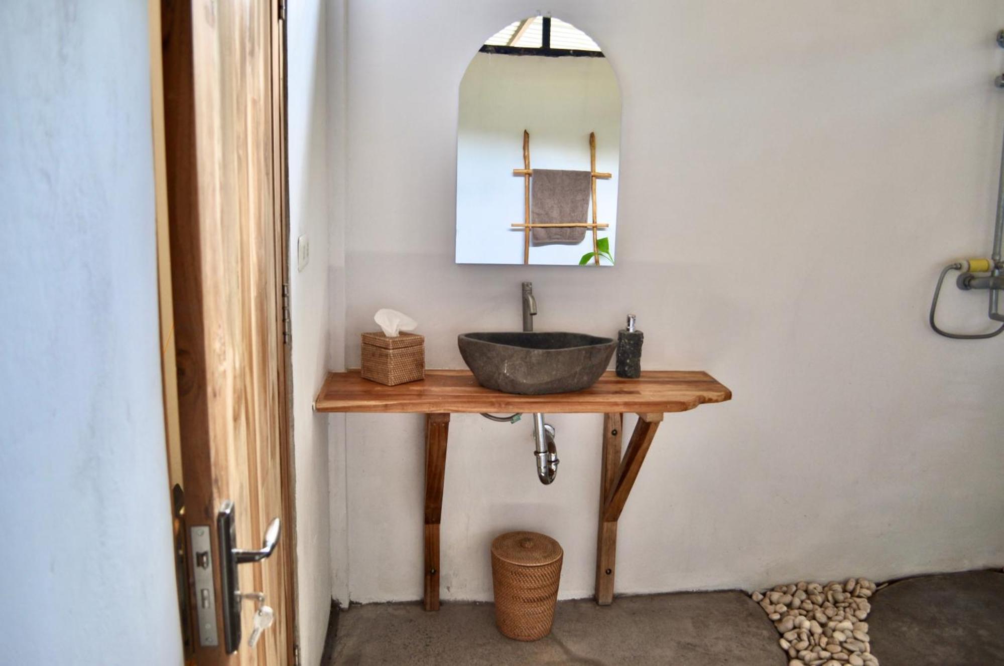 סלונג בלנאק Ripbowl Guest House מראה חיצוני תמונה
