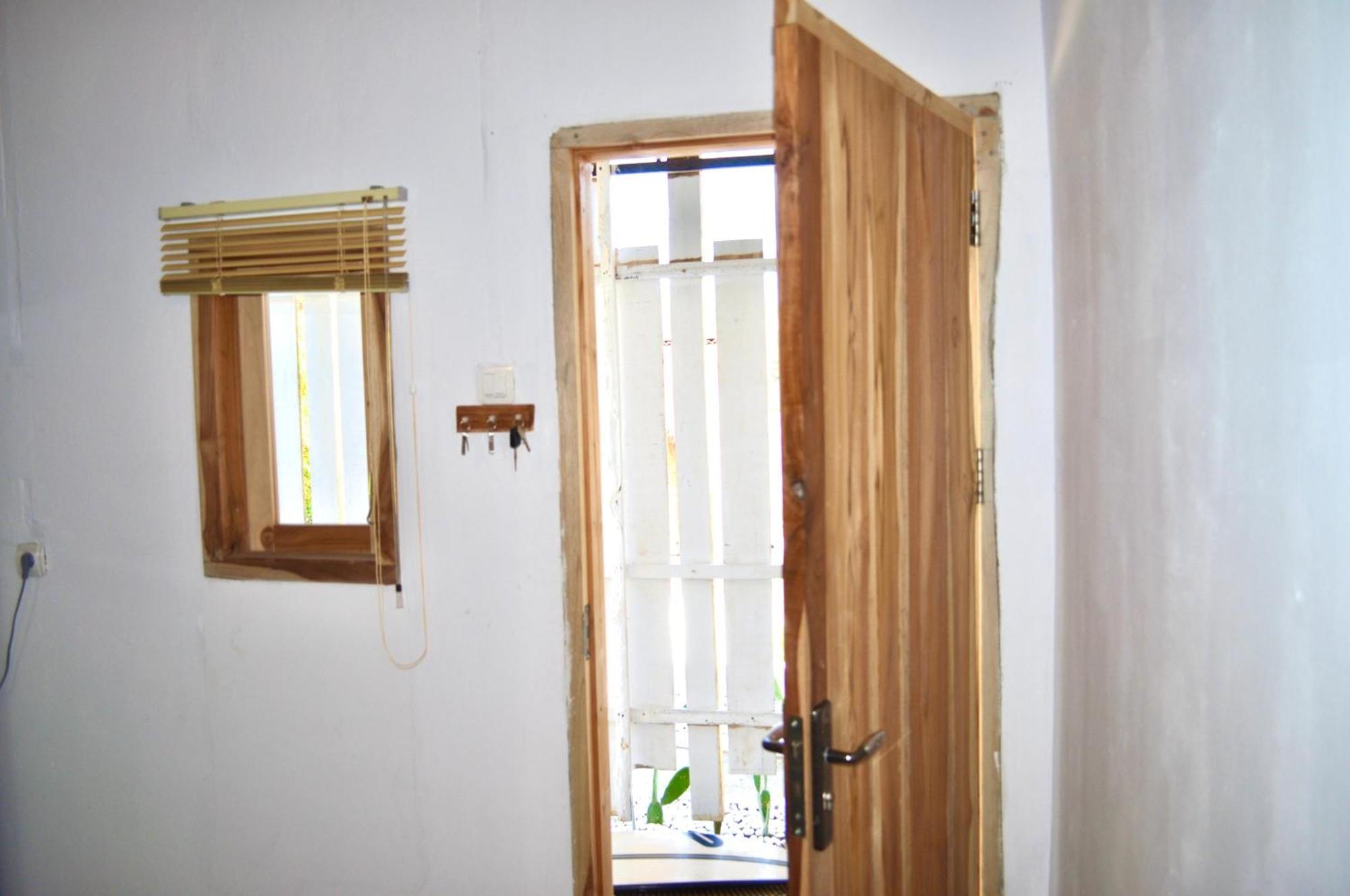 סלונג בלנאק Ripbowl Guest House חדר תמונה